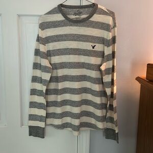 AEO thermal, gray and off-white stripe, large